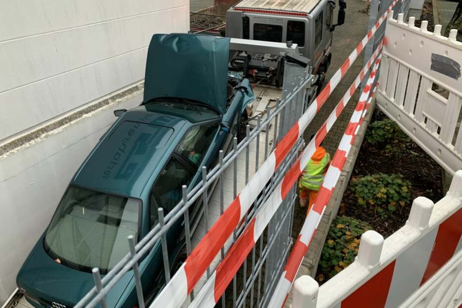 Der Wagen der Seniorin wurde nach dem Zwischenfall abgeschleppt.