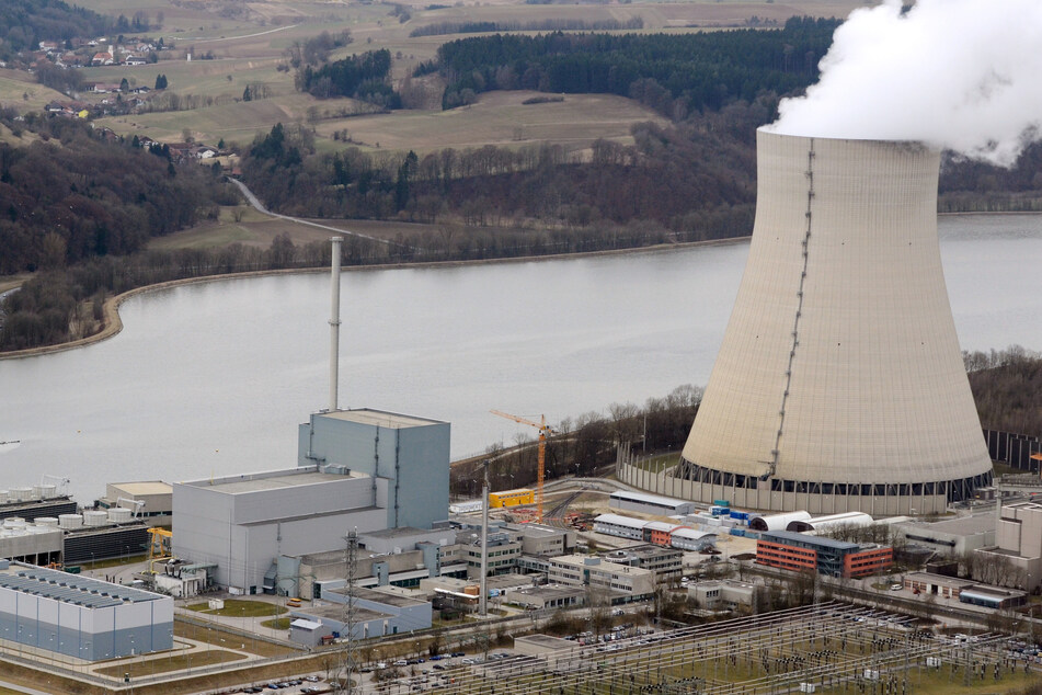 Seit 2011 ist das Atomkraftwerk Isar 1 bei Landshut in Niederbayern abgeschaltet. Doch wie genau geht es im Freistaat weiter?
