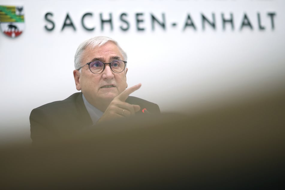 Sachsen-Anhalts Finanzminister Michael Richter (71, CDU) schätzt, dass sich erst in Jahren neue Unternehmen auf der Intel-Fläche ansiedeln.