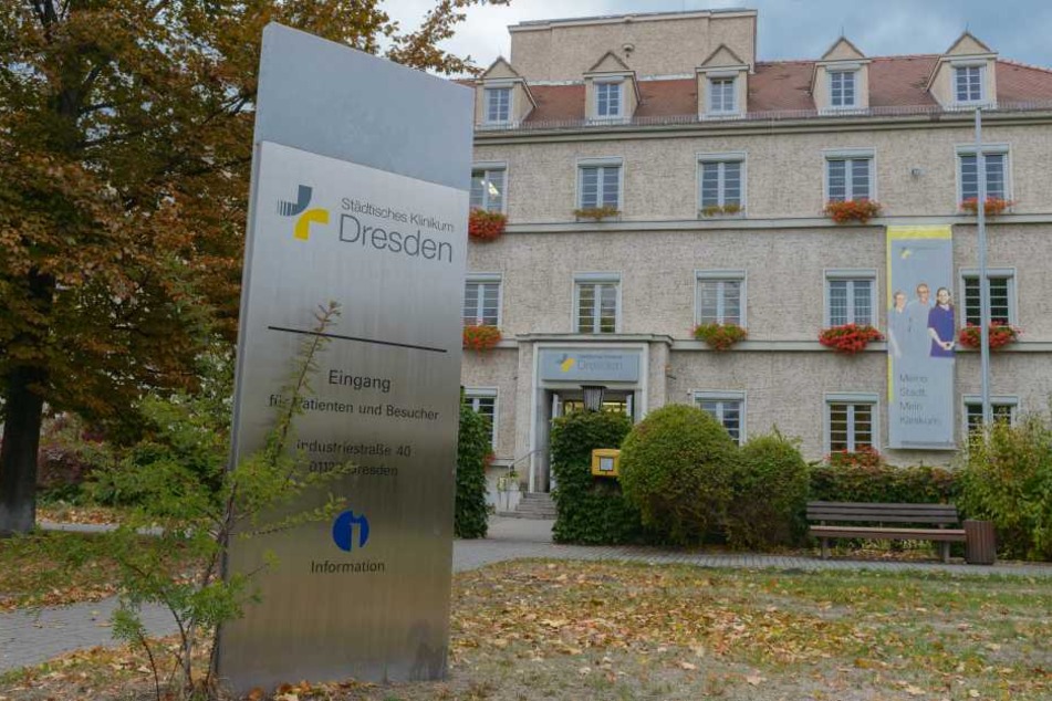 Im Krankenhaus Dresden-Neustadt gibt es einen weiteren Todesfall zu beklagen. (Archivbild)