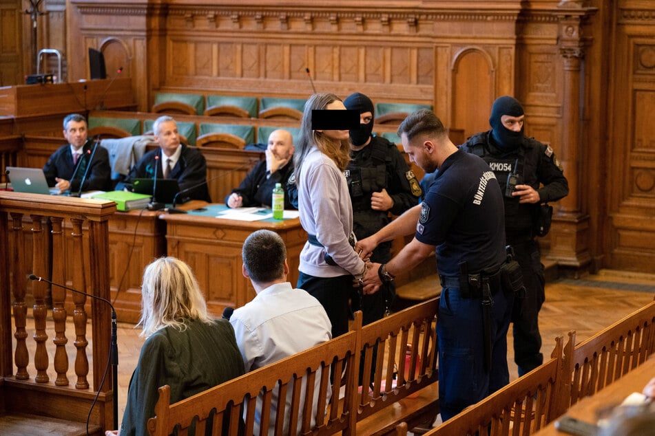 Das Gericht lehnte den Antrag auf Überstellung in den Hausarrest ab.