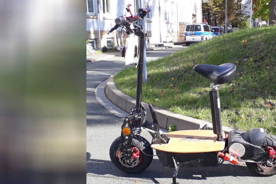 Dieser E-Roller sorgte bei den Polizisten für große Augen.