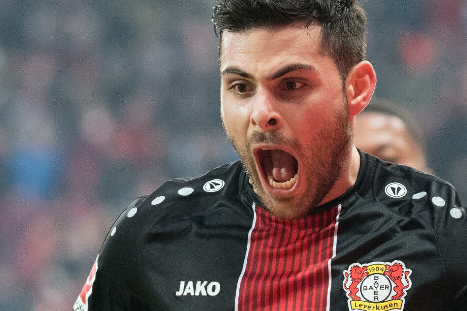 Kevin Volland steht aktuell für Bayer 04 Leverkusen in der Bundesliga auf dem Rasen.