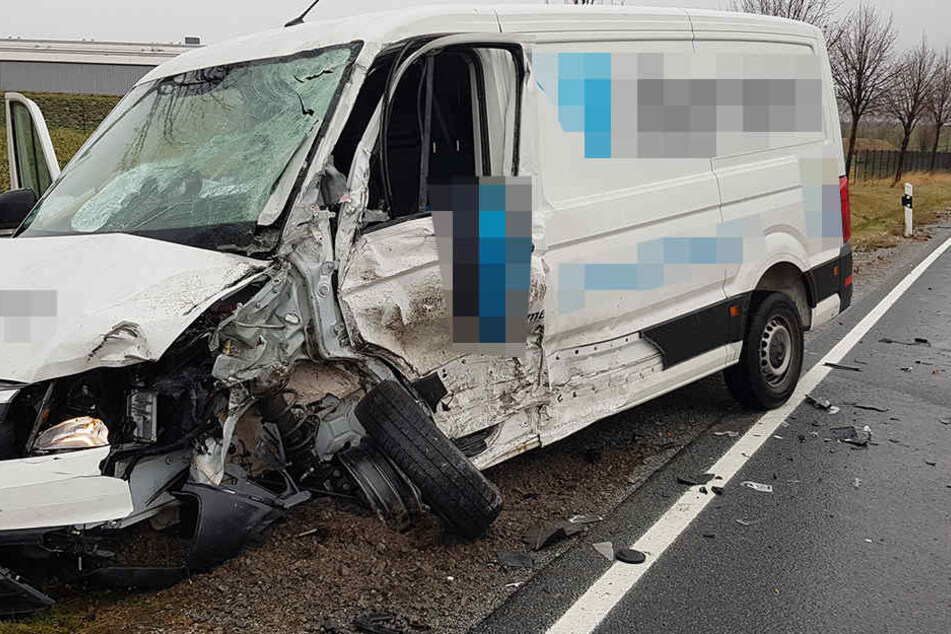 Der Transporter war schwer beschädigt.