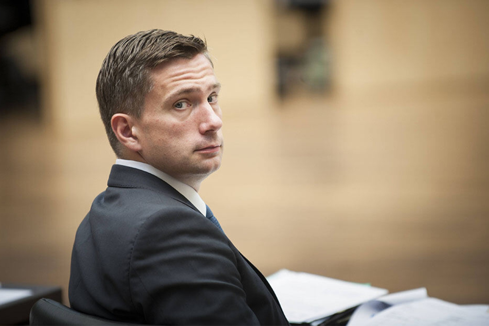 Vize-Ministerpräsident Martin Dulig (45, SPD) wird regelmäßig bedroht und beleidigt - wie auch andere Politiker.