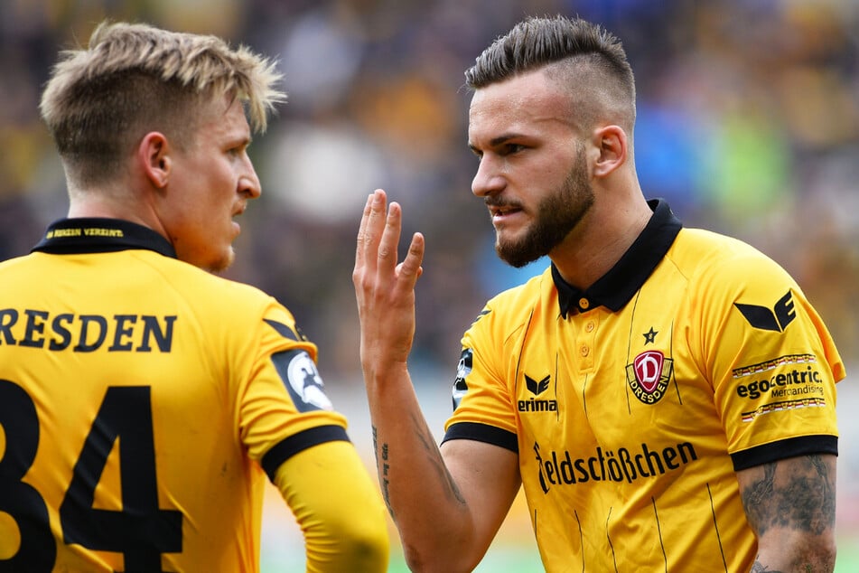Fabian Holthaus (26, r.) spielte in der Rückrunde der Saison 2015/16 für Dynamo Dresden und stieg mit der SGD als Meister in die 2. Bundesliga auf.