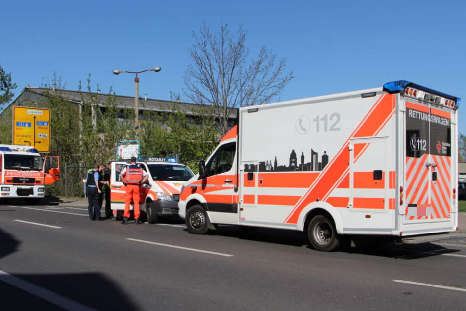 Zwei Personen wurden bei dem Unfall verletzt, eine davon schwer.