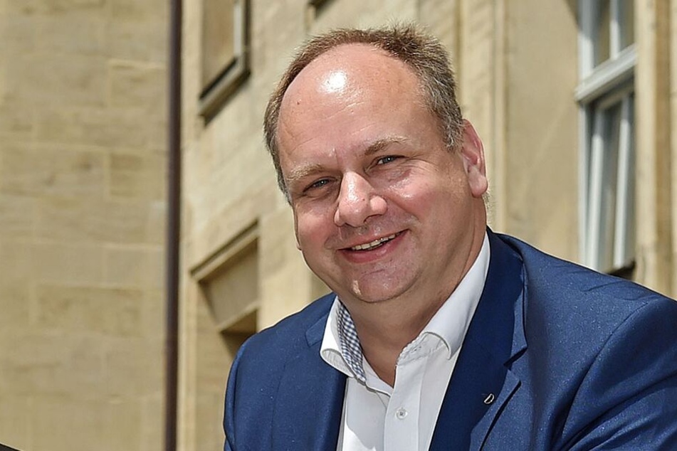 OB Dirk Hilbert (47, FDP): "Es ist großartig, dass so viele Menschen den Schulbau mit ihrer Spende unterstützen und so dazu beitragen, dass Kinder in Burkina Faso Zugang zu Bildung erhalten."