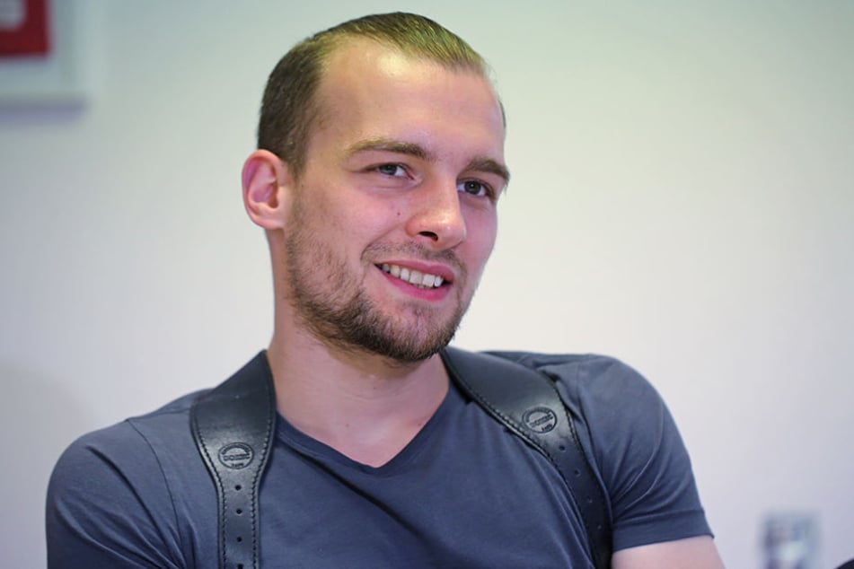 Eric Stehfest (27) liest zuerst in Dresden aus seinem Buch „9 Tage wach“.