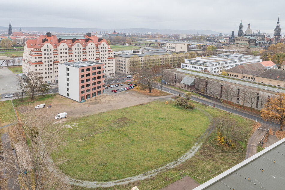 Auf dieser Fläche entsteht ab nächstem Jahr das neue Behördenzentrum des Freistaates.