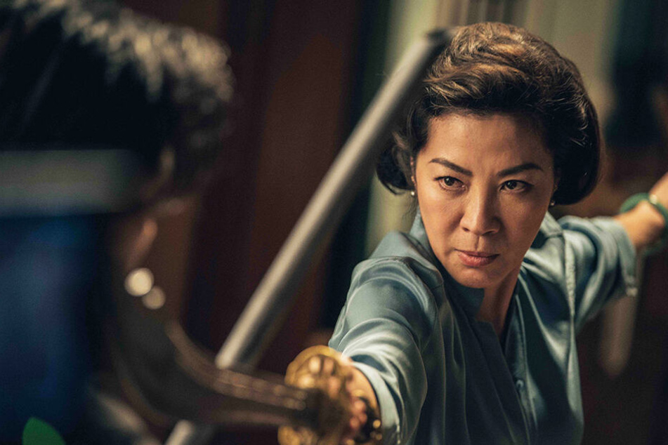 Tso Ngan Kwan (Michelle Yeoh) versucht, den aufkommenden, blutigen Streit zwischen den Triaden und Cheung Tin Chi zu vermeiden.
