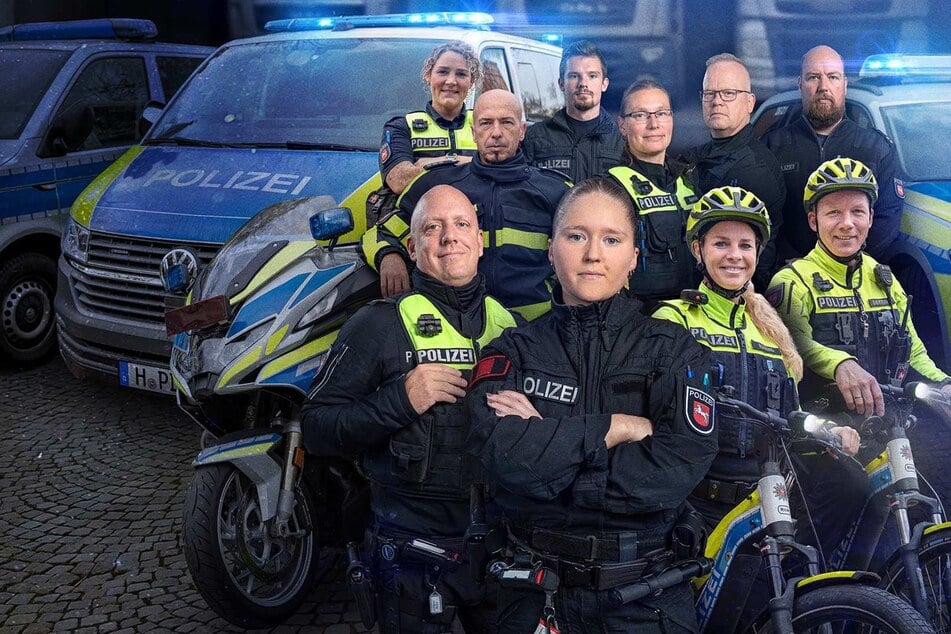 Mehrere Polizistinnen und Polizisten nehmen die TV-Zuschauer mit in reale Einsätze.