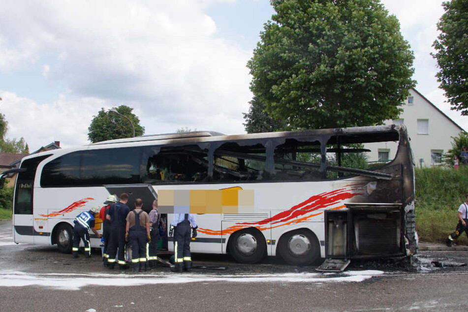 Einsatzkräfte am Montag vor Ort.