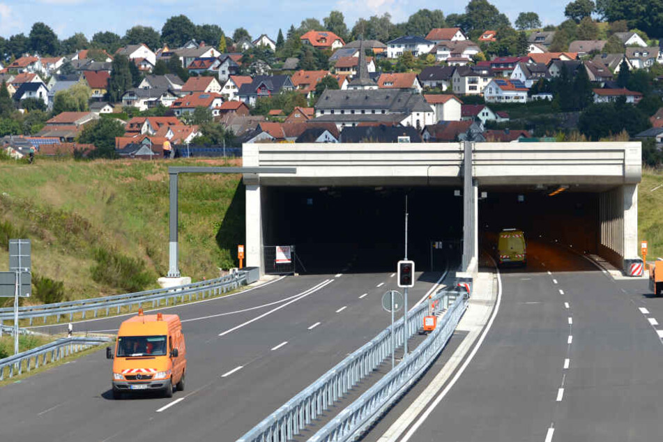 Aufgrund ihrer Tunnelphobie war für das Ehepaar vor dem Autobahntunnel Neuhof ein abrupter Zwischenstopp angesagt.