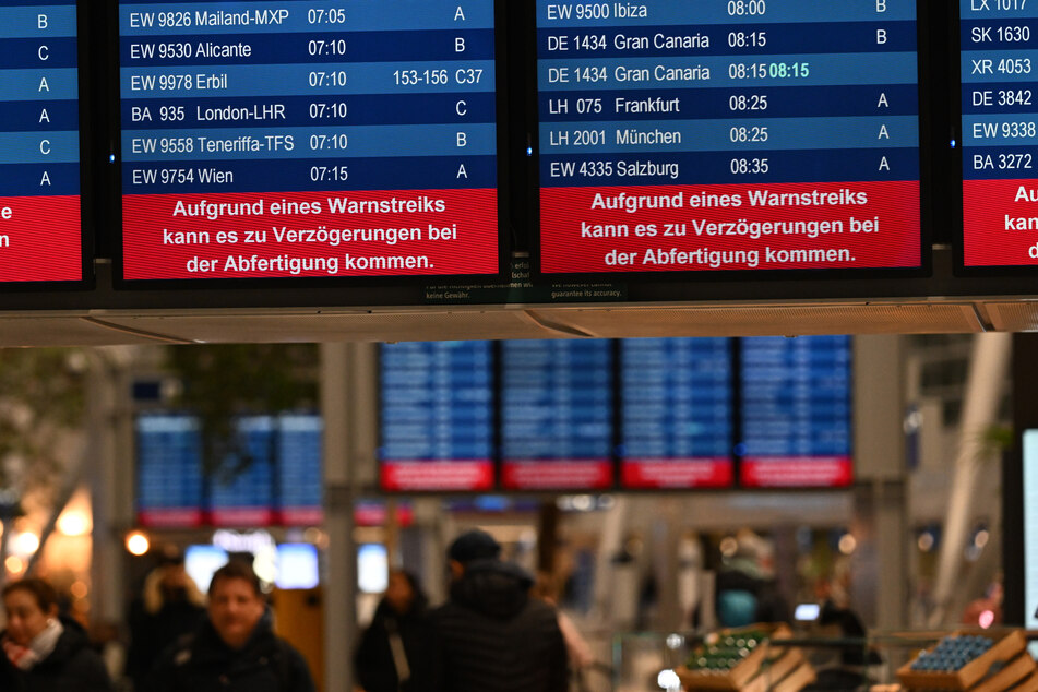 An den Flughäfen in Köln/Bonn und Düsseldorf fallen etliche Flüge aus.