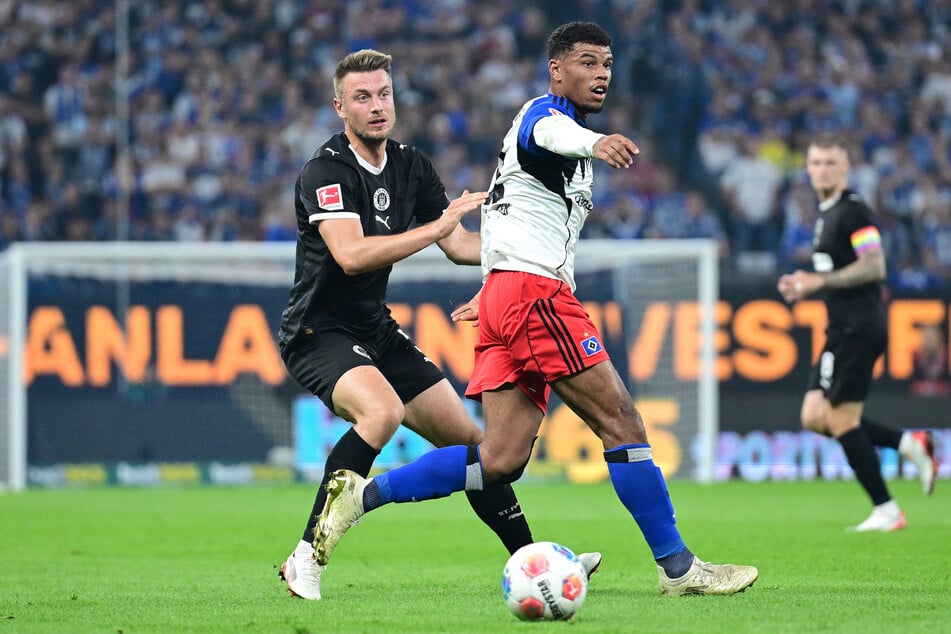 Das Hinspiel konnte Hauke Wahl (31, l.) mit St. Pauli klar gegen den HSV gewinnen.