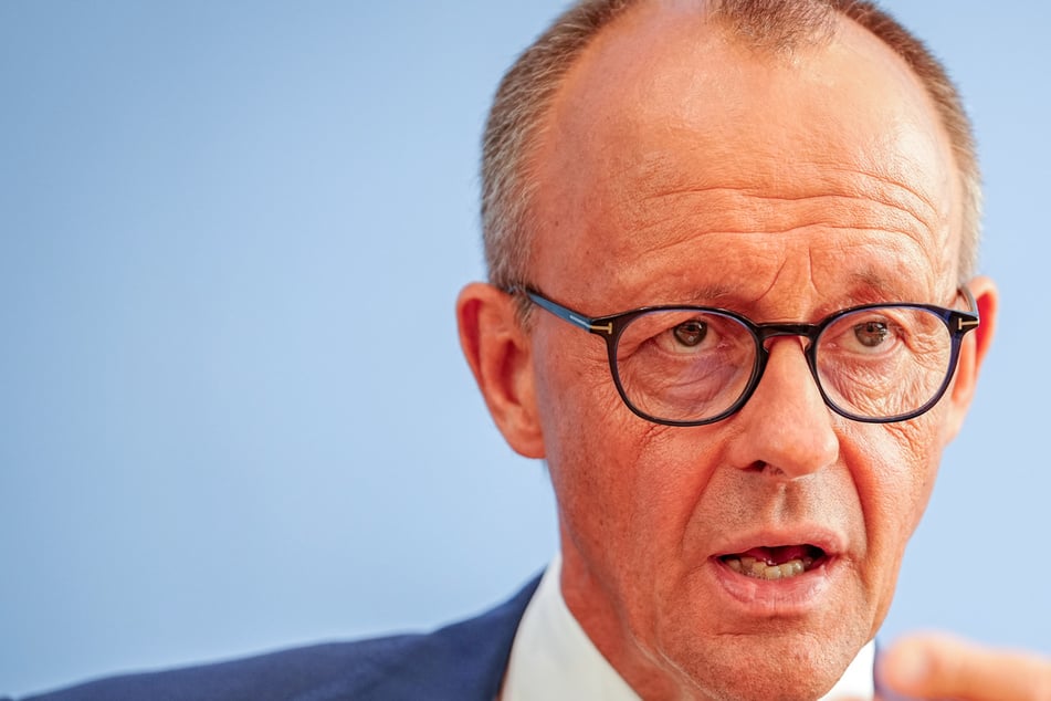 Nach Messer-Attacke von Solingen: CDU-Chef Merz denkt über "nationale Notlage" nach
