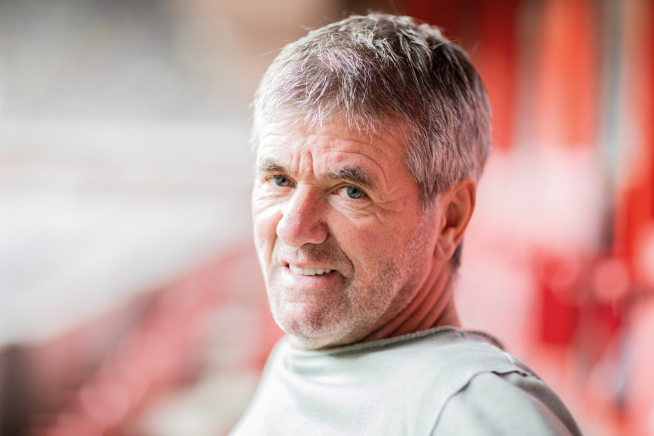 Trainer Friedhelm Funkel (67) zeigt sich motiviert und weiß, dass seine Spieler gewinnen wollen – und müssen.