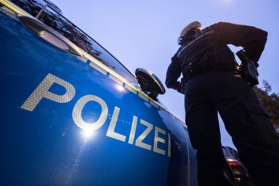 Die Polizei gab bei dem zweiten Treffen mehrere Gefährderansprachen. (Symbolbild)