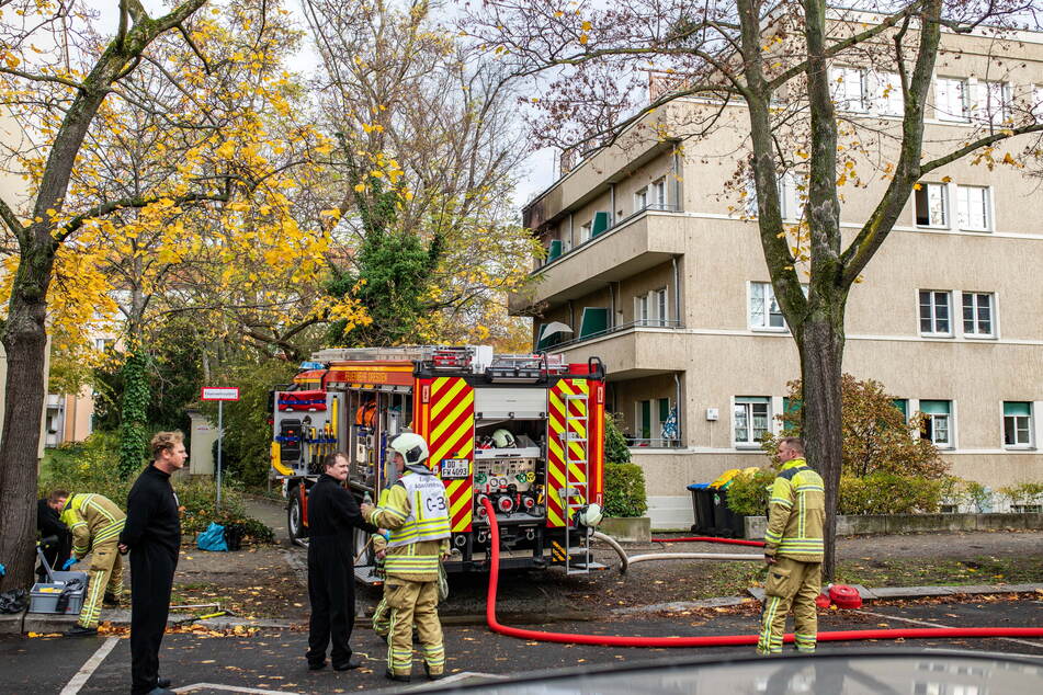 Die Feuerwehr am Einsatzort Gabelsbergerstraße. Bei dem Brand entstand ein Sachschaden von 320.000 Euro.