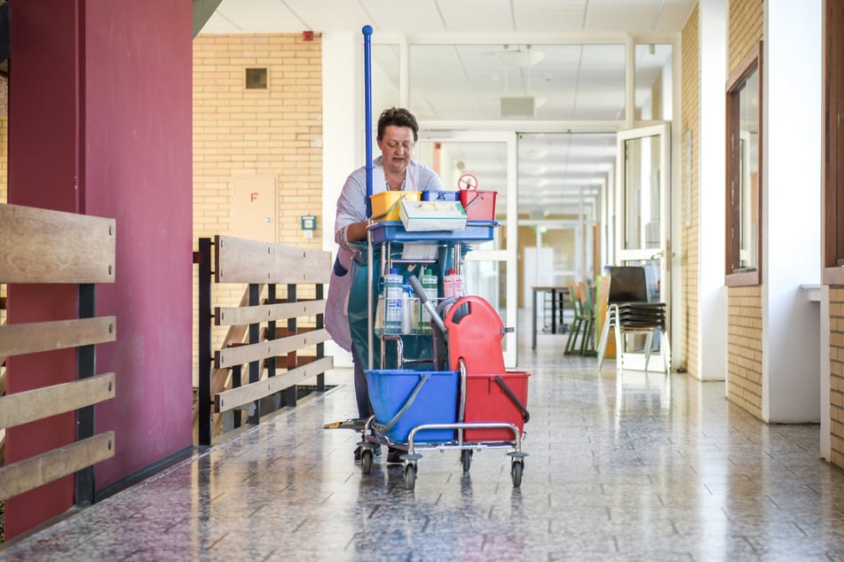 Die Kosten für die Reinigung an Dresdner Schulen haben sich seit 2017 mehr als verdoppelt.