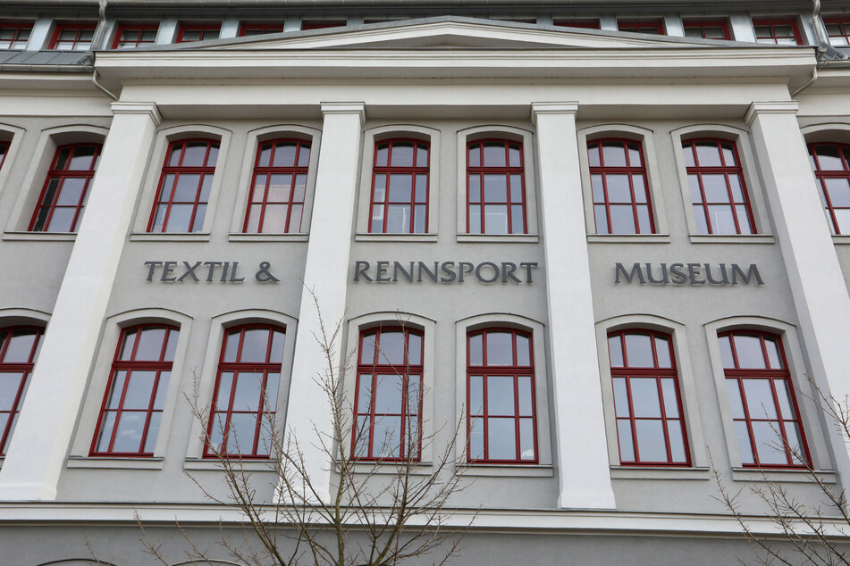 Das Textil- und Rennsport Museum in Hohenstein-Ernstthal hat der Geschichte des Sachsenrings eine Dauerausstellung gewidmet.