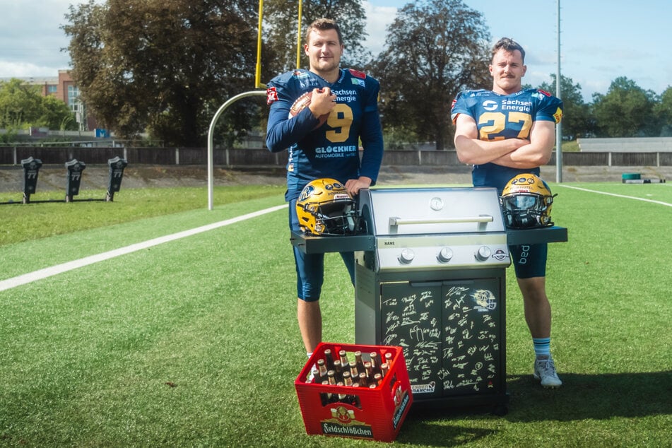 Dresden Monarchs verlosen einen unterschriebenen Gasgrill