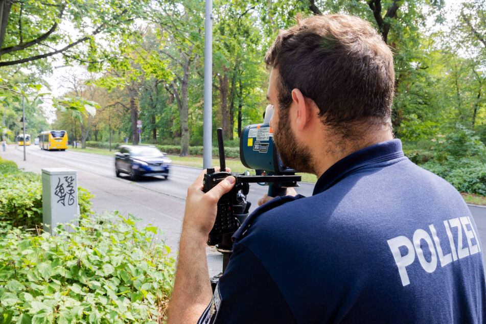 Greifswalder Polizei jagt Raser: Wo der sich versteckt, überrascht die Beamten