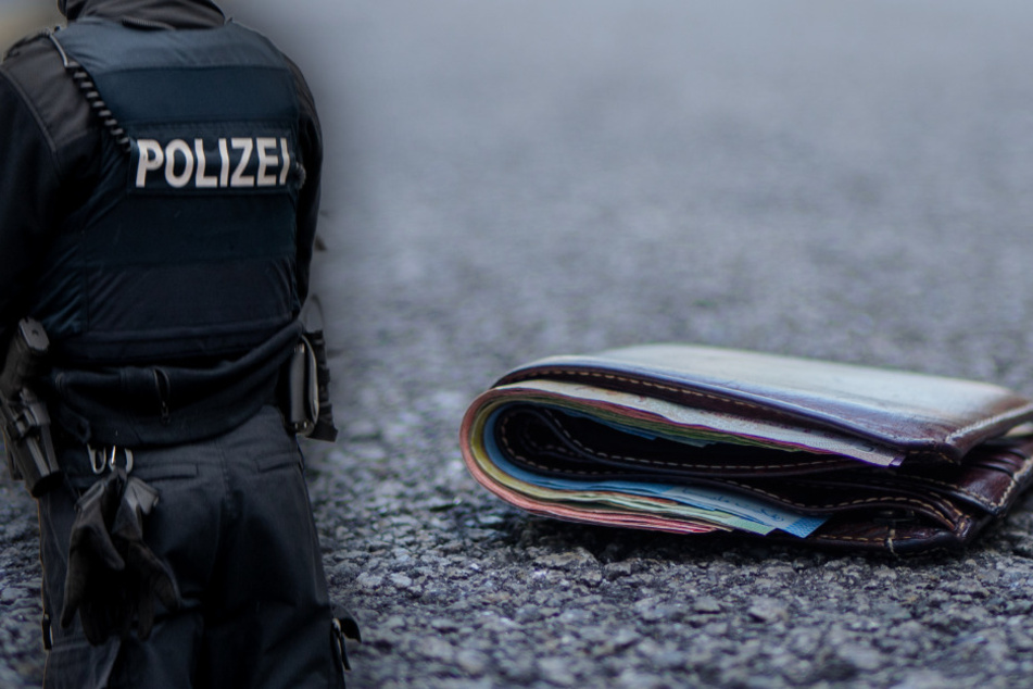 Die drei 18-Jährigen fackelten nicht lange und brachten den Geldbeutel umgehend zur Polizei. (Symbolfoto)