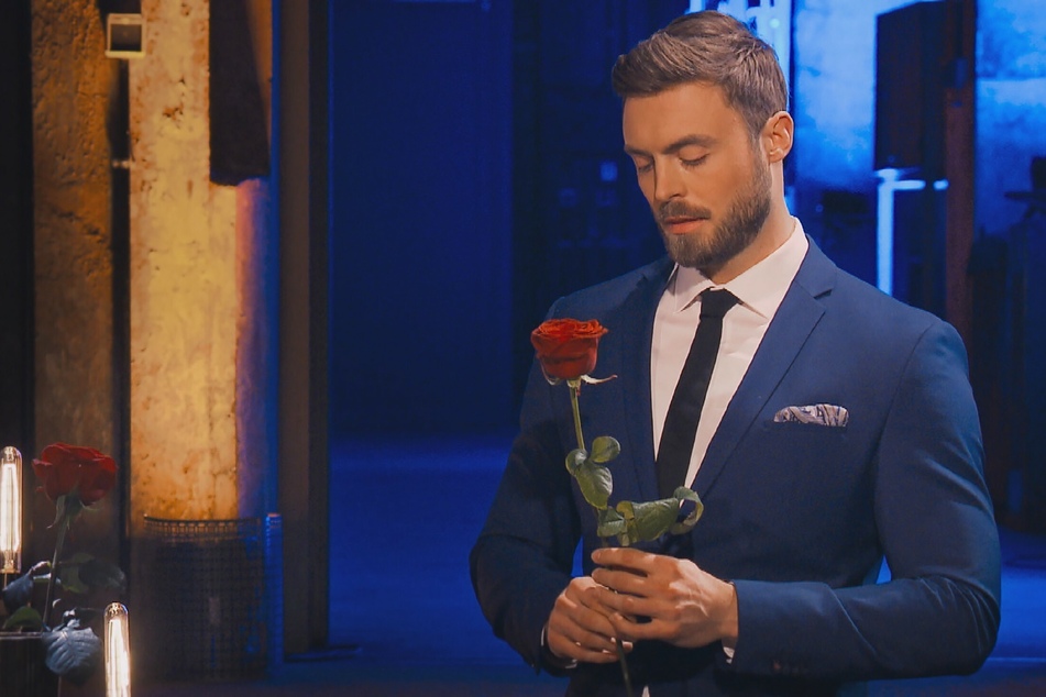 Nach dem Aus für Michèle hadert Niko mit seiner Entscheidung. In der Finalfolge ruft er sie an - holt er sie auch zurück?