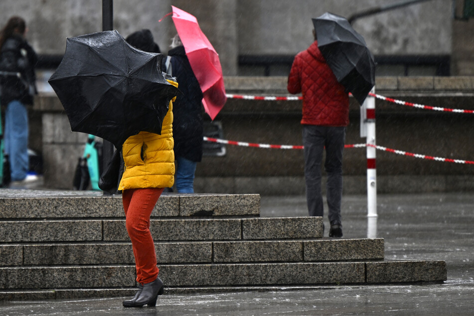 Der Deutsche Wetterdienst warnt vor Sturmböen der Stufe zwei. (Archivfoto)