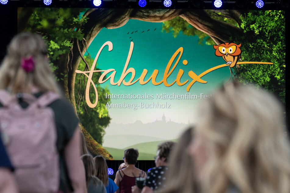 Das Märchenfilm-Festival "fabulix" findet mit großer Leinwand auf dem Markt in Annaberg-Buchholz statt.