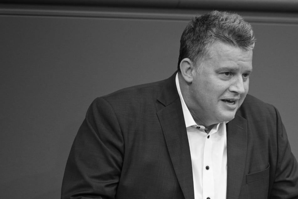 SPD-Mann stirbt während Skiurlaub: Bundestag trauert um Carsten Träger (†52)