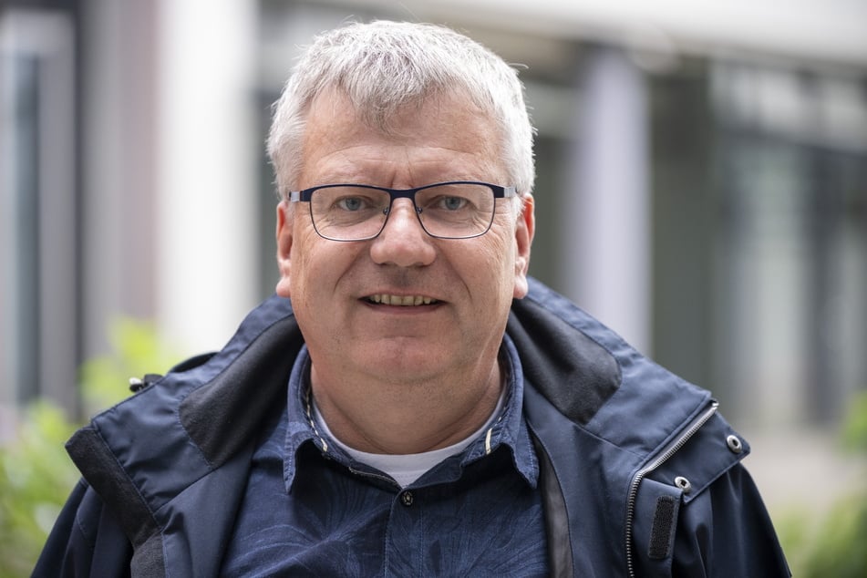 Falk Ulbrich (58, CDU) drängt auf eine schnelle Lösung für die Entsorgung von Alttextilien.