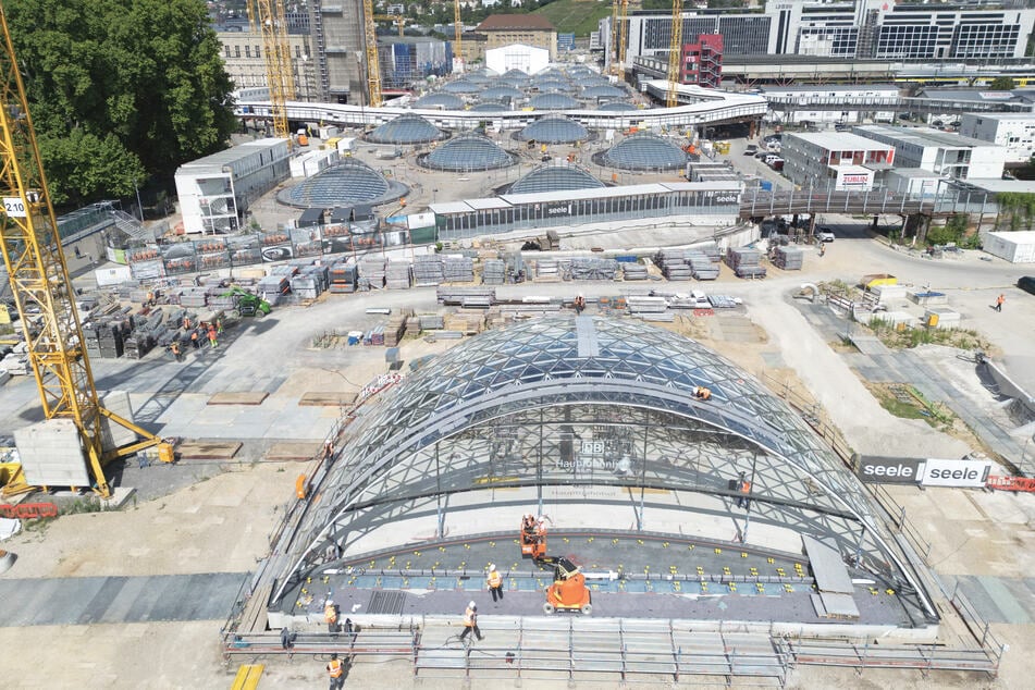 Das Eingangsportal für den neuen Tiefbahnhof soll zu großen Teilen fertiggestellt sein.