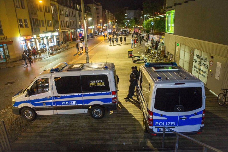 Im Szeneviertel Neustadt kommt es immer wieder zu nächtlichen Polizeieinsätzen.