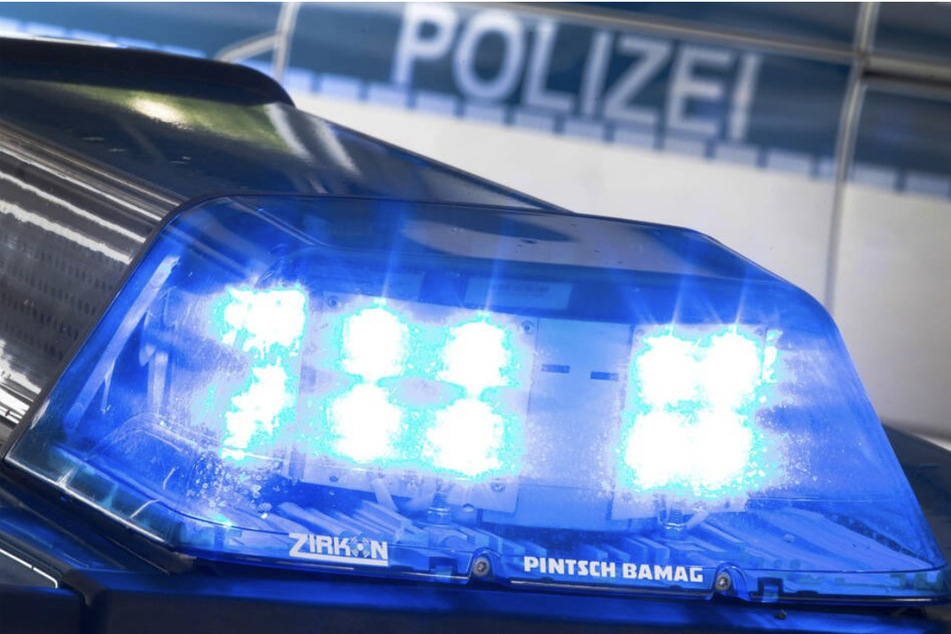 Die Polizei ermittelt aktuell zu zwei Raubüberfällen im Raum Leipzig.