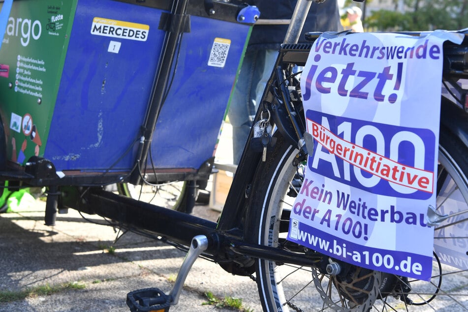 A100 lahmgelegt! Hunderte Berliner wollen Autobahn-Ausbau stoppen