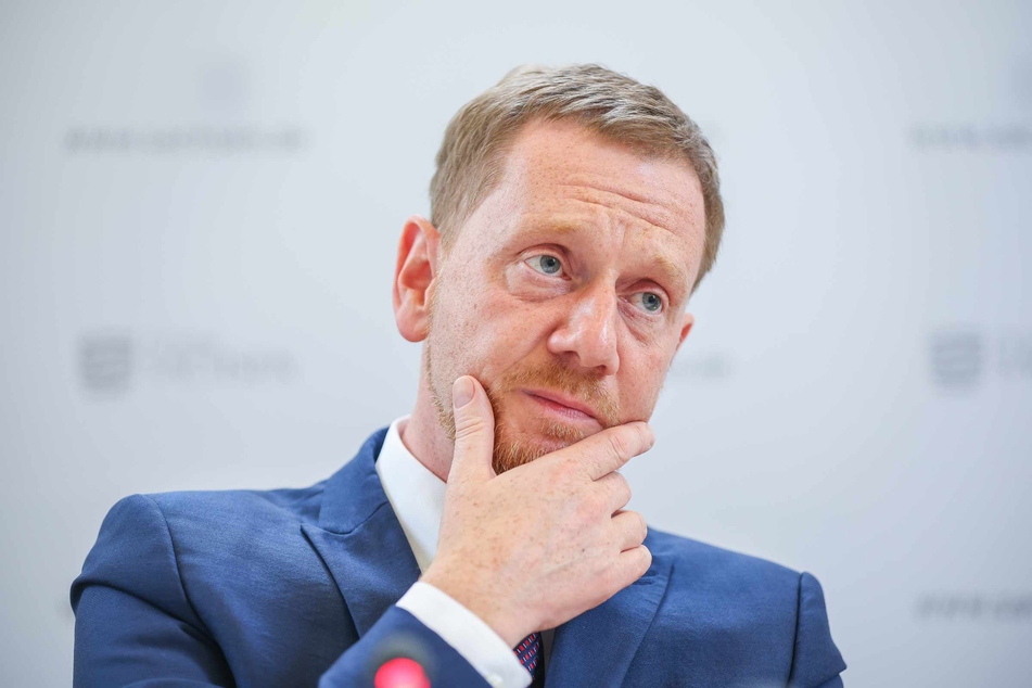 Michael Kretschmer (48, CDU), Ministerpräsident von Sachsen, war mit seinen Forderungen nach deutschen Vermittlungen im Ukraine-Krieg in den vergangenen Monaten auch parteiintern in die Kritik geraten.