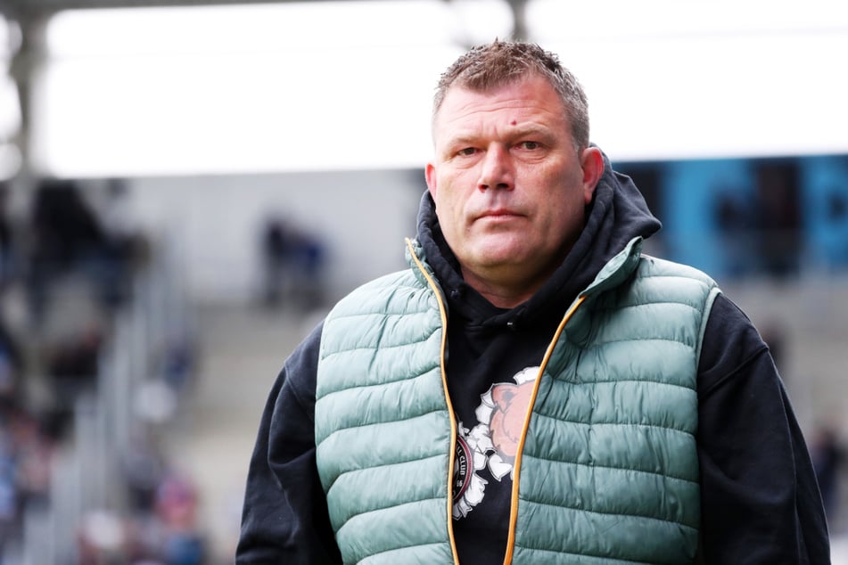 Coach Christian Benbennek hat mit dem BFC Dynamo alles weiter in den eigenen Händen, aber ein sehr schweres letztes Auswärtsspiel vor der Brust. (Archivfoto)