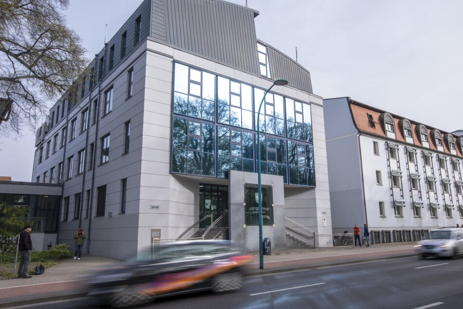 Das Landgericht Neubrandenburg sprach dem 20-Jährigen eine Haftentschädigung zu. (Archivbild)