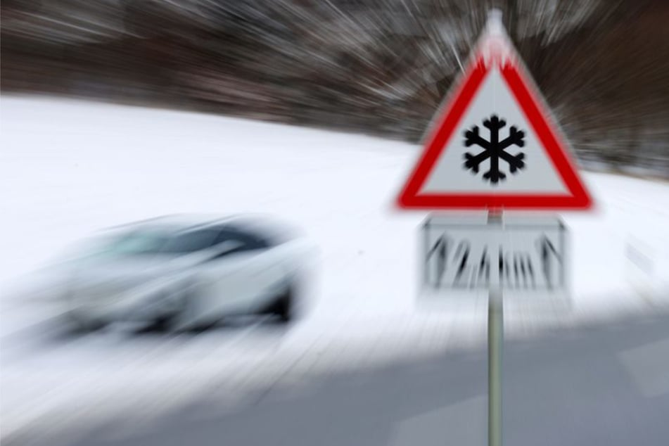 Es wird glatt auf den Straßen im Ländle. (Symbolfoto)