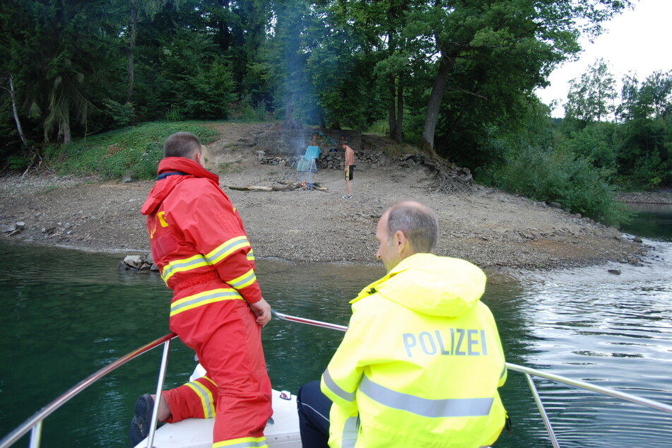 Am Uferbereich im Quenzsee in Brandenburg wurde eine Leiche gefunden. (Symbolbild)