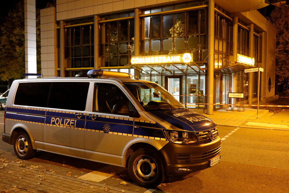 Die Täter sind auf der Flucht.