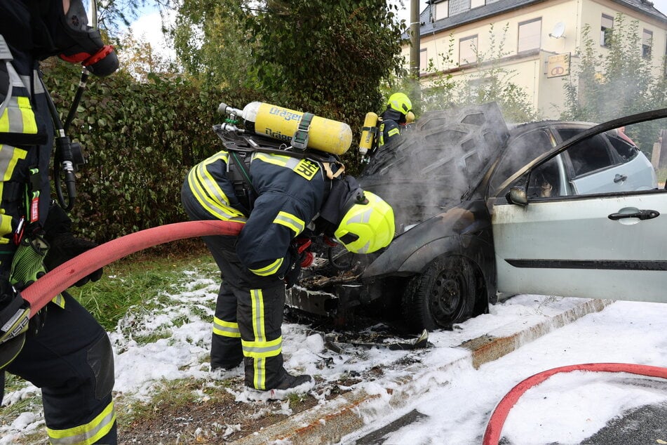In Schwarzenberg brannte am Freitag ein Ford aus.