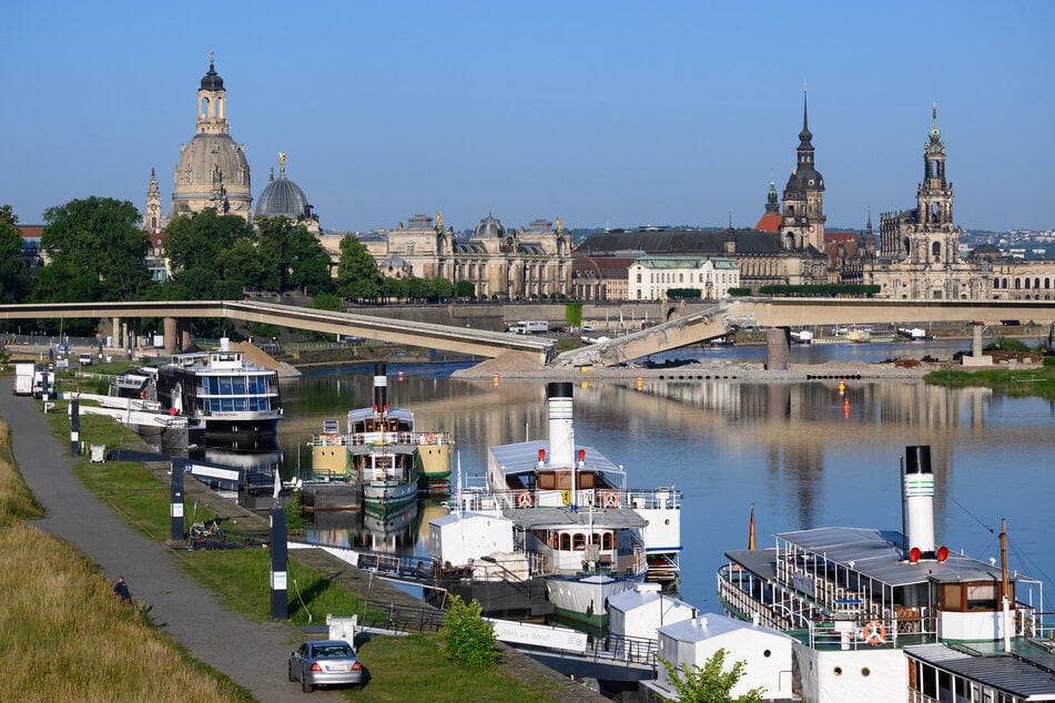 Als die Trümmer der Carolabrücke noch in der Elbe lagen, entschied der Stadtrat bereits, wie viele Fahrspuren der Neubau bekommen soll. Ein Fehler?