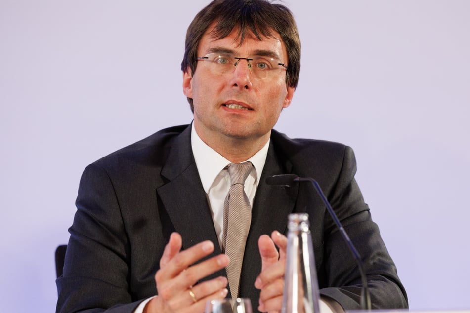 Für NRW-Finanzminister Marcus Optendrenk (56, CDU) sind Influencer eine wichtige Branche.