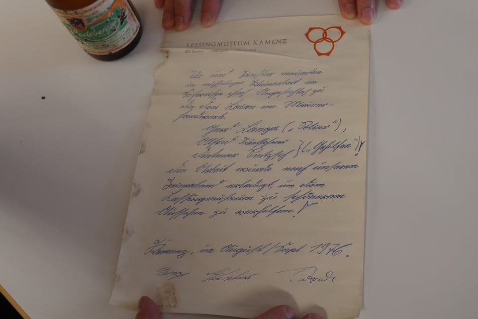 Der Brief wurde in altdeutscher Schrift verfasst.