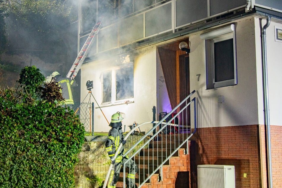 Weite Teile des Gebäudes wurden von dem Brand erfasst, die Ursache des Feuers ist noch unklar.
