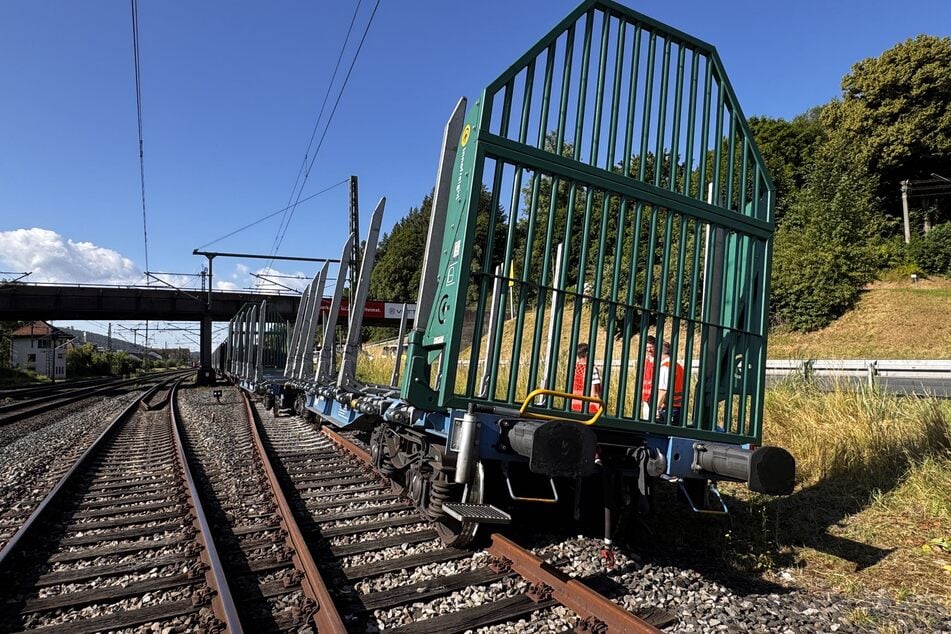 Ein Mann (†35) hat bei einem folgenschweren Unfall am Bahnhof in Kronach am Dienstagmorgen sein Leben verloren.